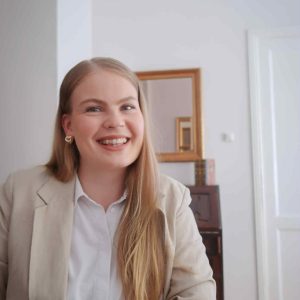 Christa Pesu Uratakomo referenssit